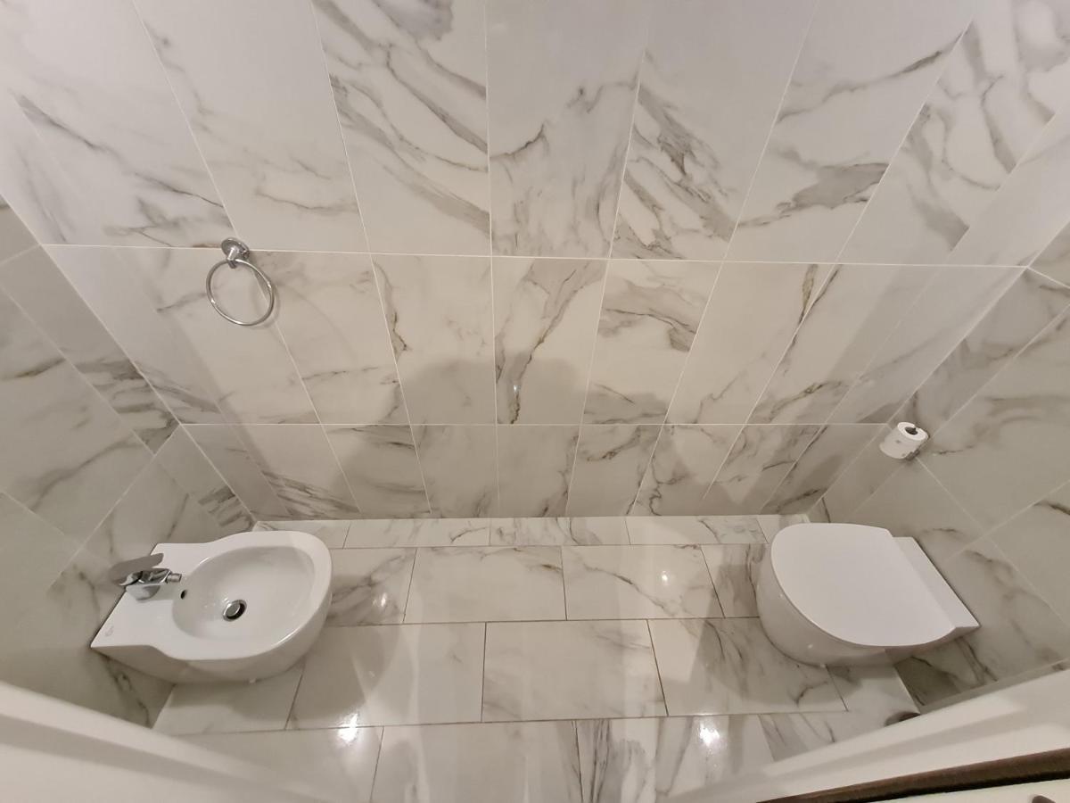 Apartment Isola - Ugo Bassi Charme Loft *